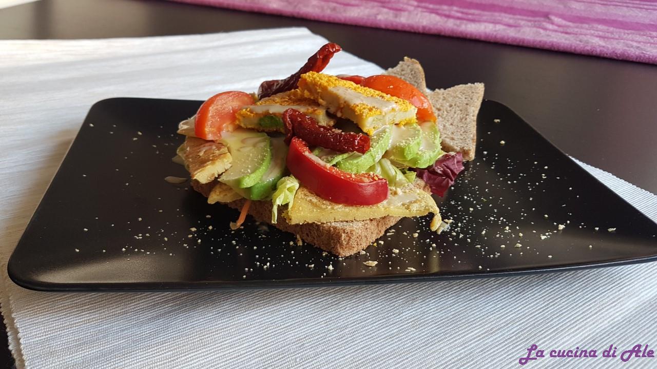 Avocado e cotoletta toast