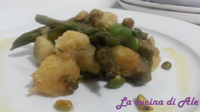 Gnocchi fave e asparagi