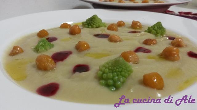 Crema di broccoli e perline di colori