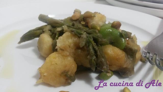 Gnocchi fave e asparagi